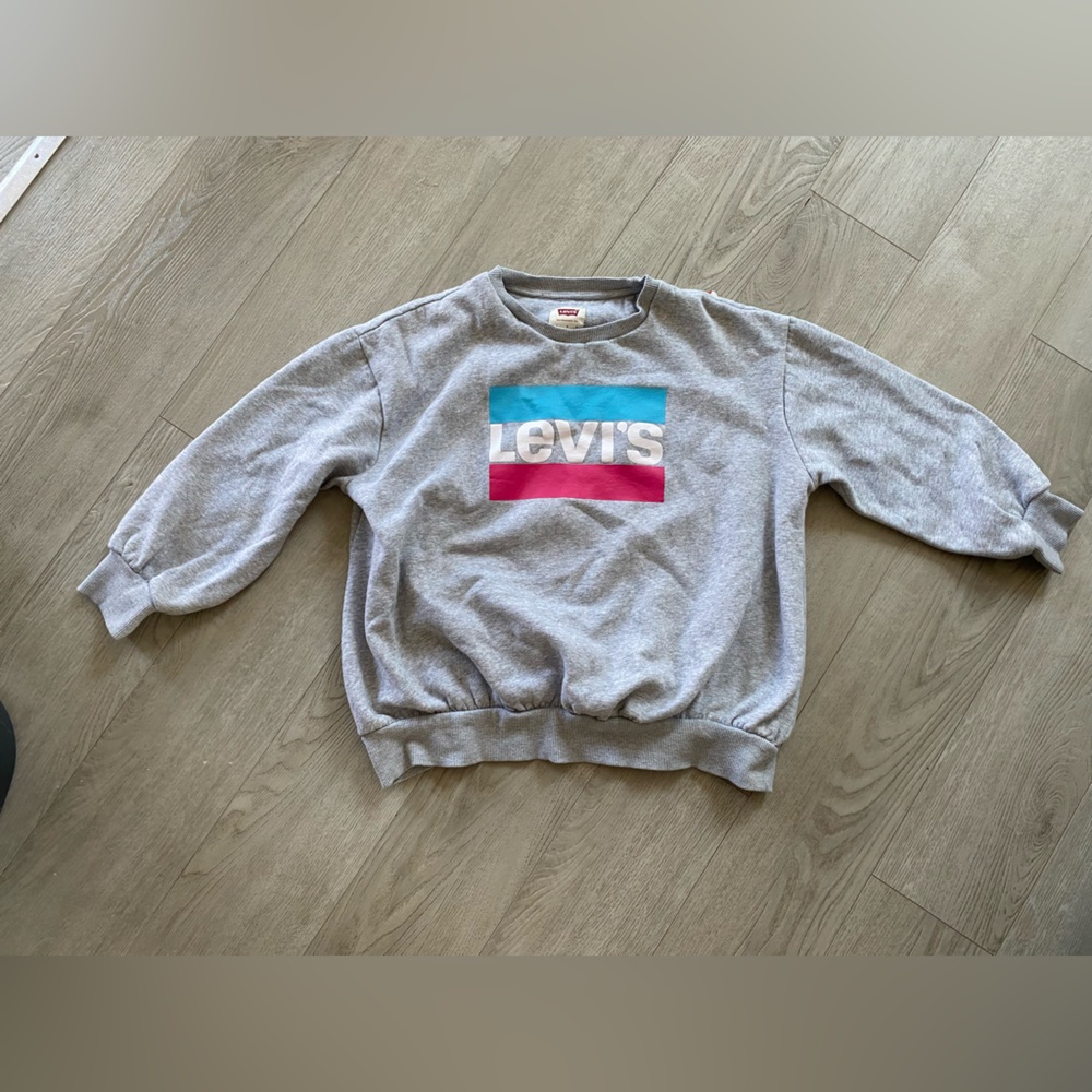 Levi's Heather Gray Sweatshirt